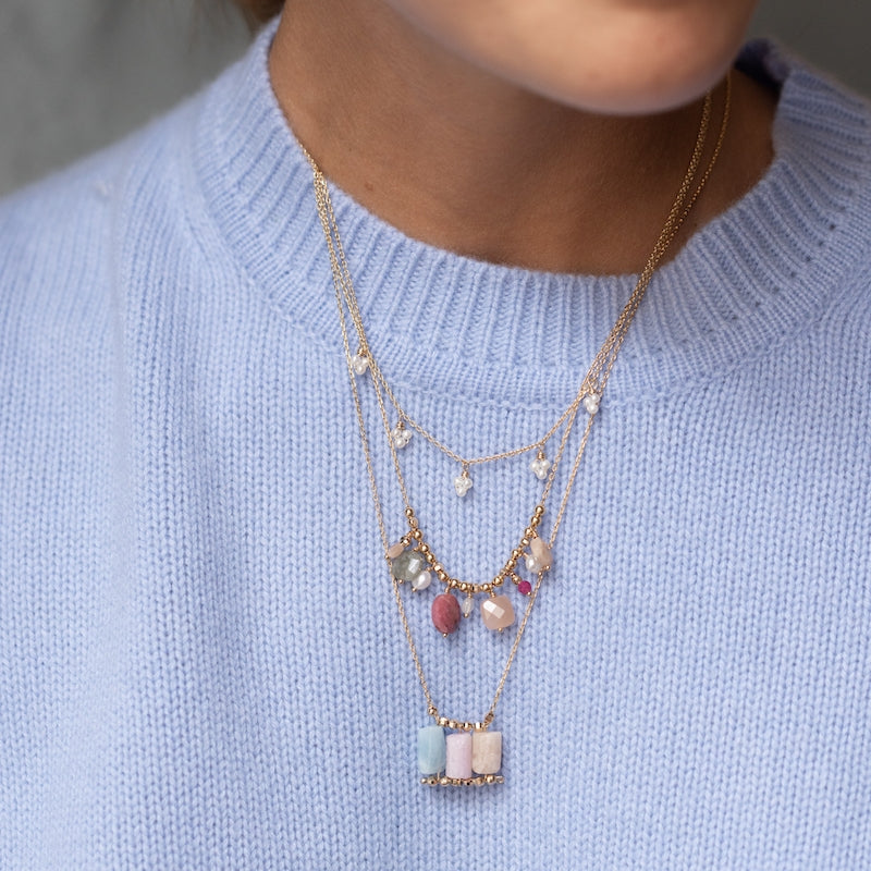 Collier plaque or pascale