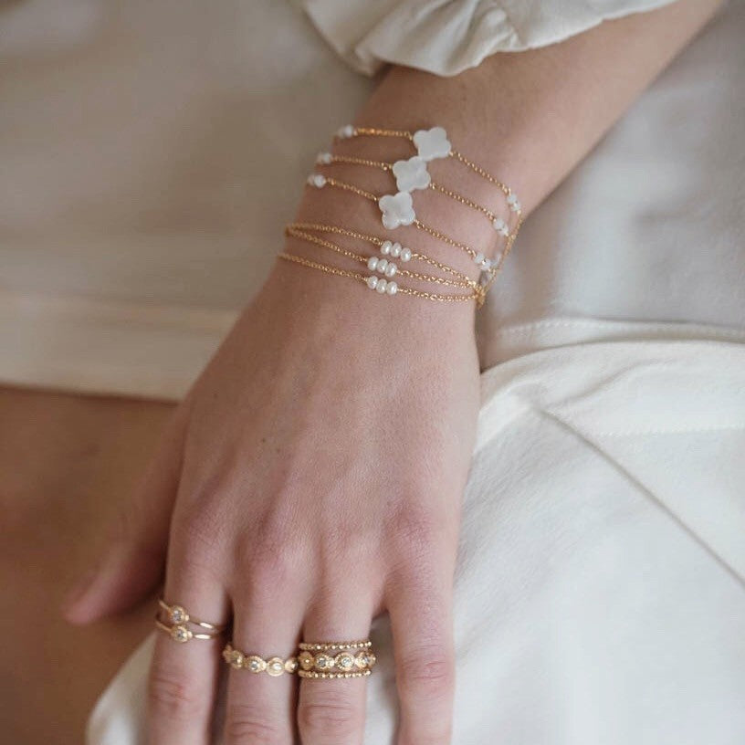 bracelet alexine plaqué or croix nacrée pierres de lune