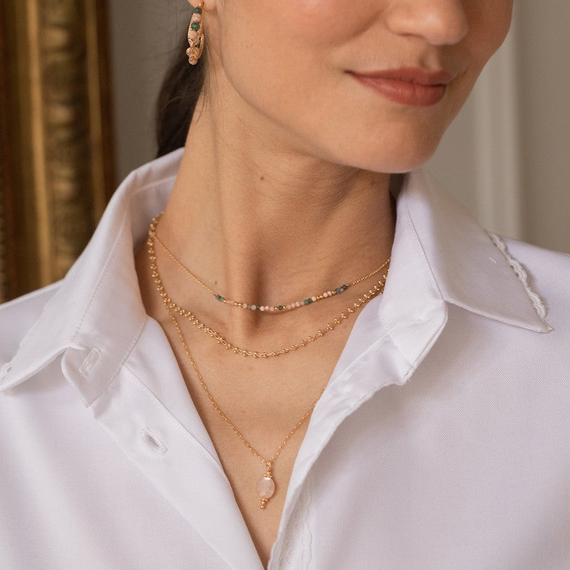 Collier plaque or clementine vert vieux rose