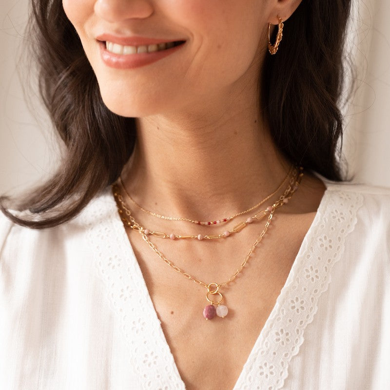Collier plaque or angelique rouge rose