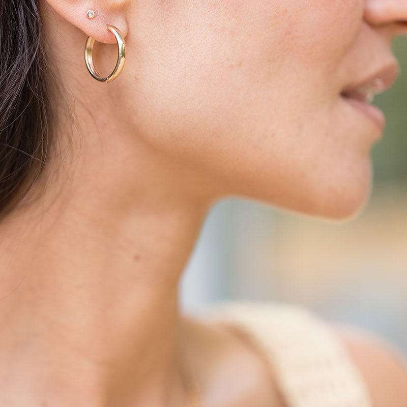 Boucle oreille plaque or hugues unite