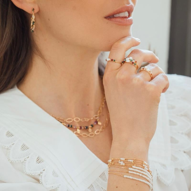 bracelet fin Estelle perles d'eau douce perles dorées plaqué or