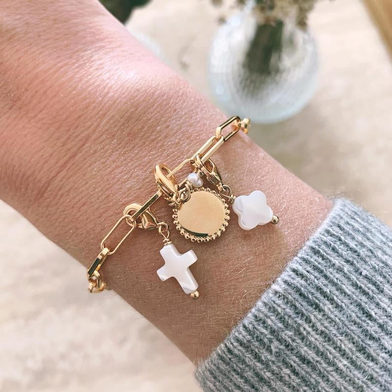 charm maria petite croix en nacre