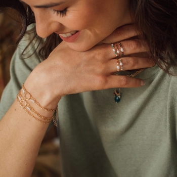 bracelet fin anneau Rosalie perles d'eau douce perles dorées plaqué or