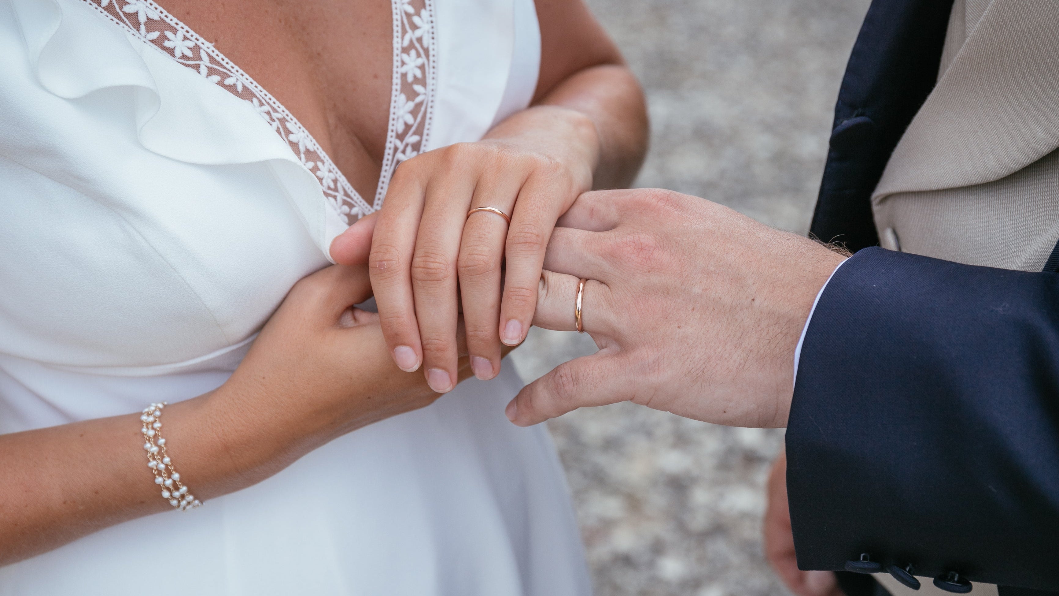 Quels bijoux choisir pour une mariée en plaqué or ?