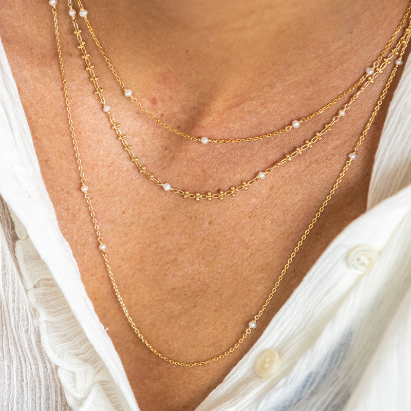 Collier plaque or morgane blanc