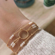 bracelet fin Estelle perles d'eau douce perles dorées plaqué or
