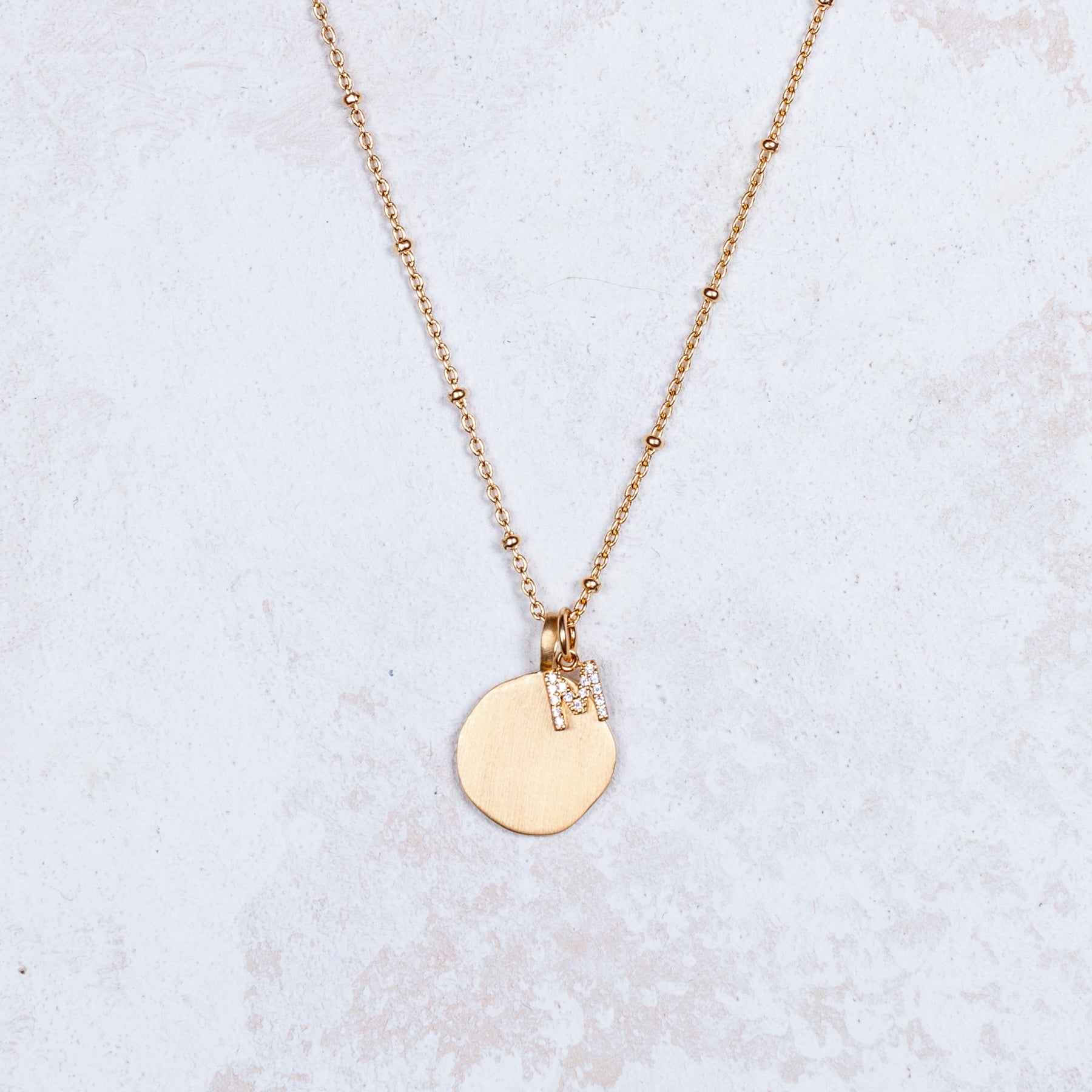 Collana con iniziale - Modello piccolo con medaglietta